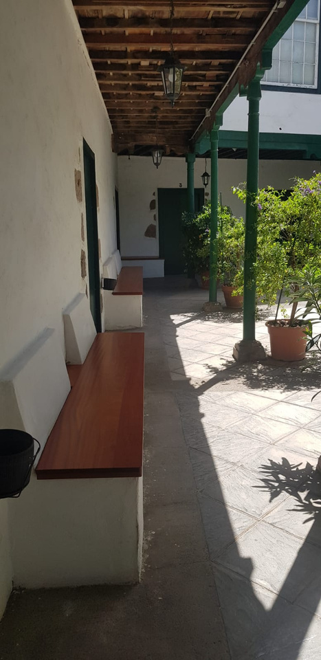 Bancos para sentarse y descansar o para disrutar de los eventos que se llevan a cabo en La Finca Medina