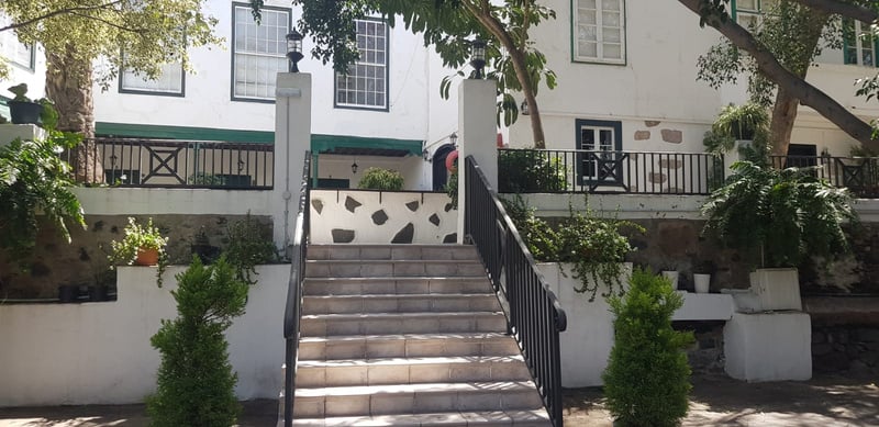 Escaleras para poder desplazarse entre los diferentes espacios para los eventos.